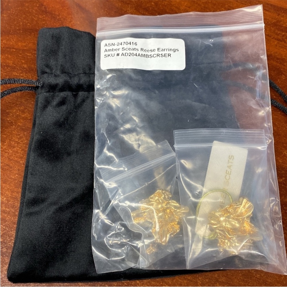 Amber Sceats Reese Earrings 24 k gold plating - Picture 10 of 16